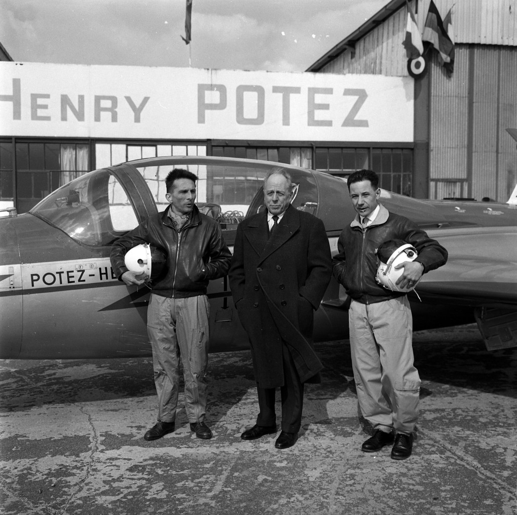 Henry Potez (au centre) lors du premier vol du Potez Henkel. (c) Fonds André Cros