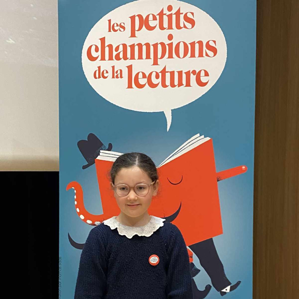 Nesrine, originaire de Soissons, a remporté le concours des petits champions de la lecture et représentera la région à Paris lors de la finale nationale. (c) CMN