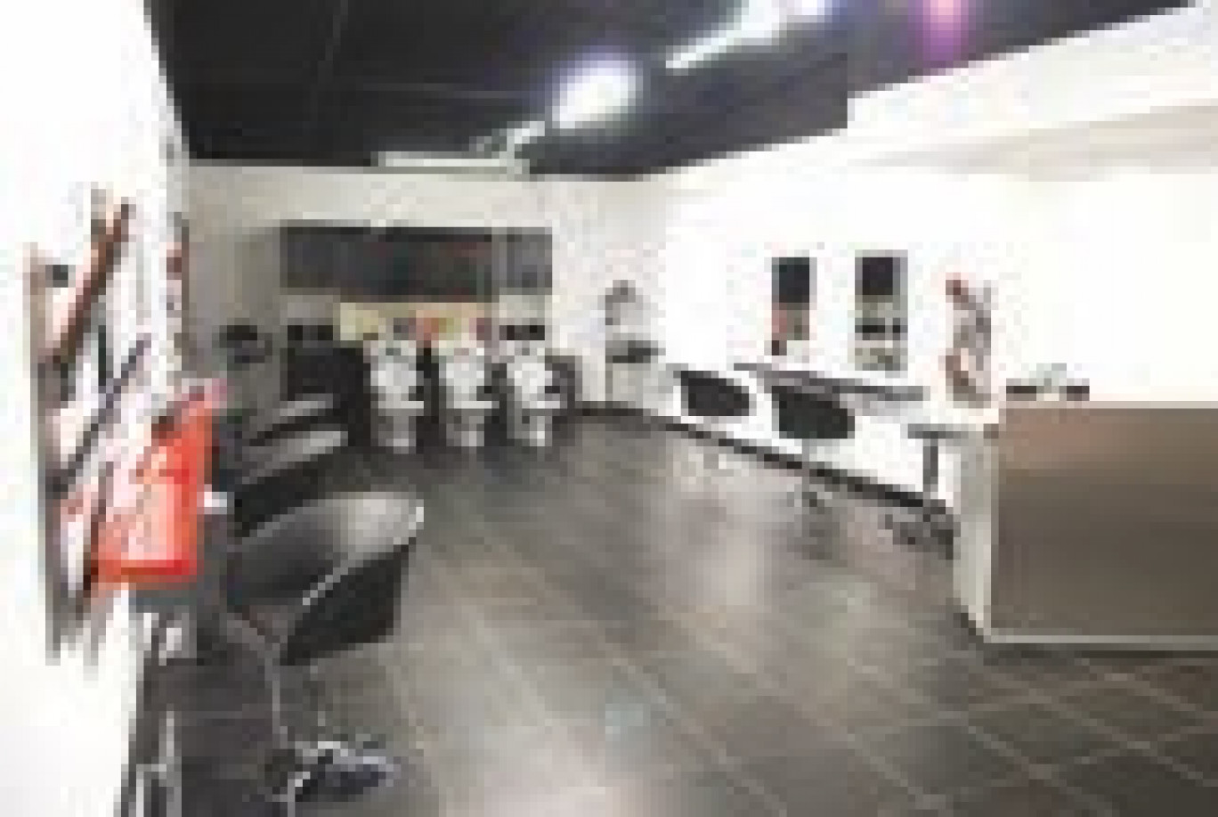 Un salon de coiffure flambant neuf dans la galerie marchande d’Intermarché à Roye.