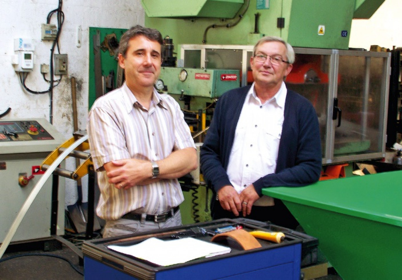 Pascal Monnez et Gérard Mercier travaillent main dans la main pour faire perdurer le savoir-faire de cette société vieille de 60 ans.