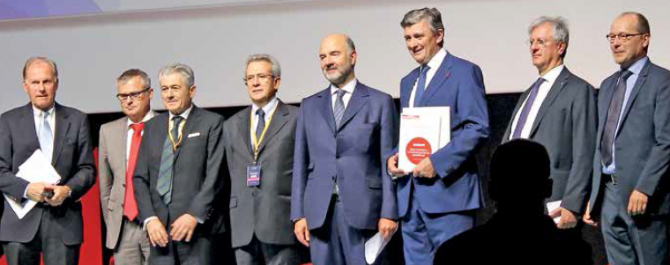 Philippe Arraou, président du Conseil supérieur, a accueilli Pierre Moscovici, commissaire européen aux Affaires économiques et financières, pour lui remettre le livre blanc cosigné avec ses homologues européens.