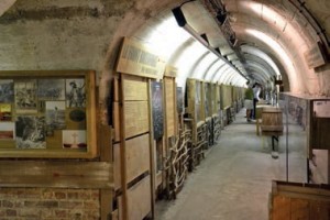 Le musée offre une plongée dans l'histoire à travers un souterrain de 250 mètres de long.