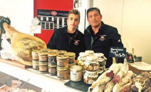 Stéphane et Louis Wiotte, deux générations de bouchers unies par la même passion. 