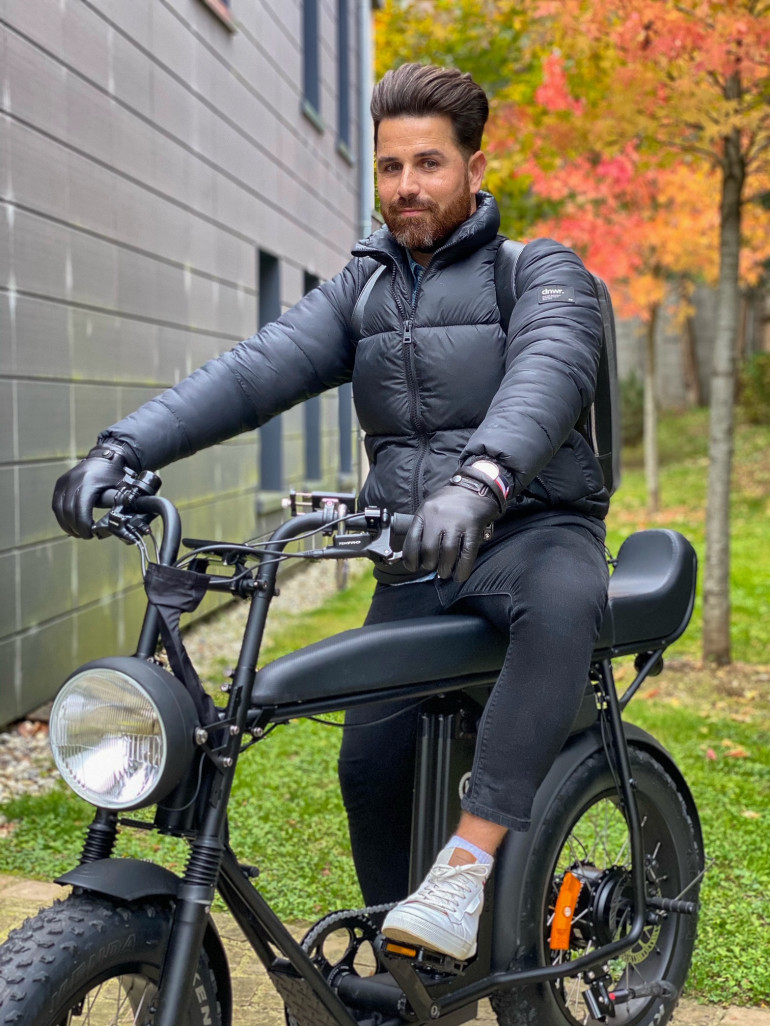 Aurélien Amiache ne passe pas inaperçu au guidon de son fatbike. (c)Mon Majordome