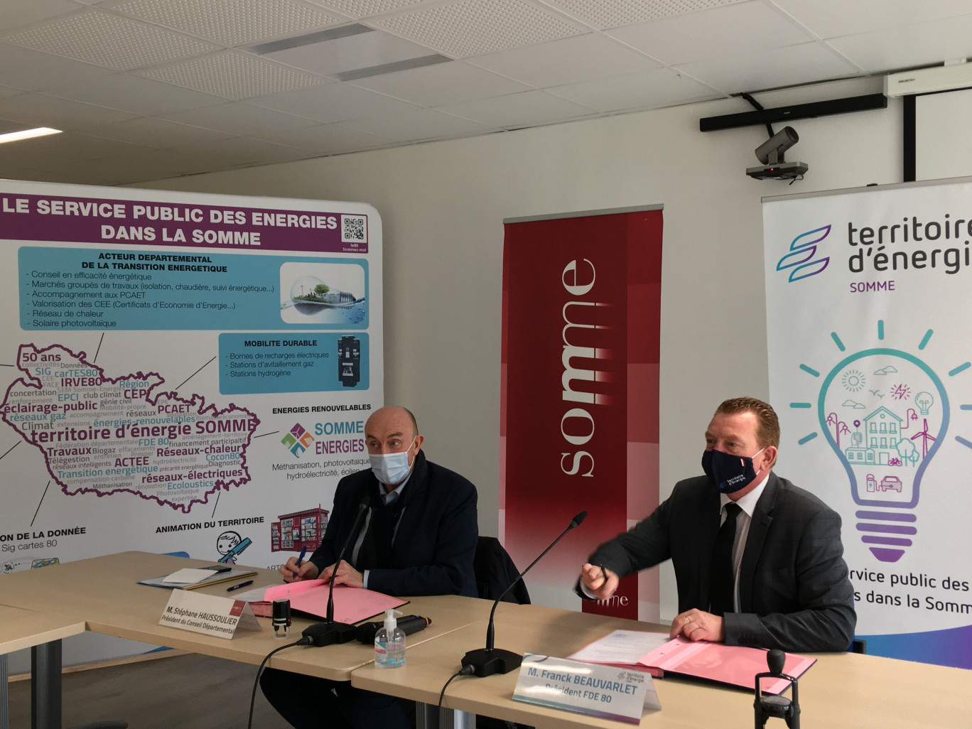 Franck Beauvarlet et Stéphane Haussoulier signant le partenariat. @Aletheia Press/ DLP