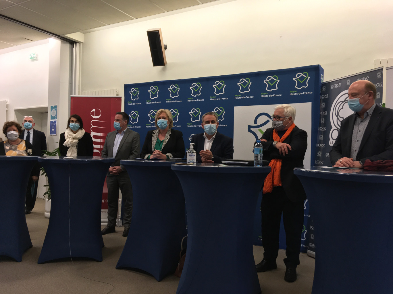 Xavier Bertrand entouré des élus d’Amiens, Compiègne et de Creil.@Aletheia Press/ DLP