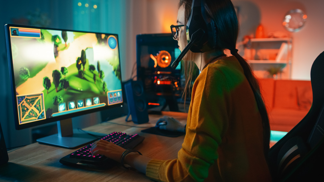 Le nombre de femmes ne cesse d'augmenter parmi les gamers. (c)AdobeStock