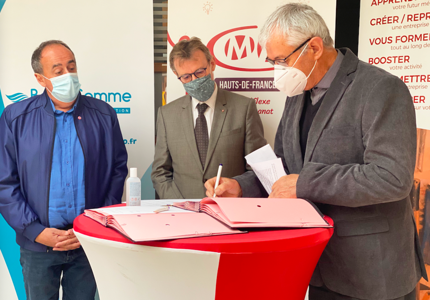 Olivier Mallet, adjoint à l’Économie, Pascal Demarthe, président de la CABS, et Guy Machy, président de Commission territoriale d’Abbeville de la CMA Hauts-de-France. 