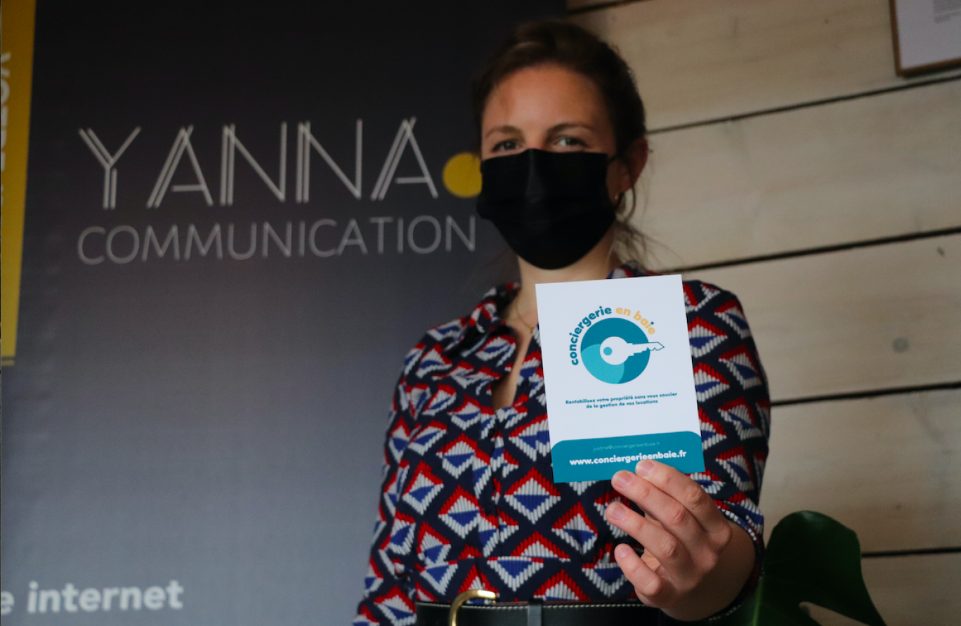 Justine Fallet épanouie par le contact avec ses clients.