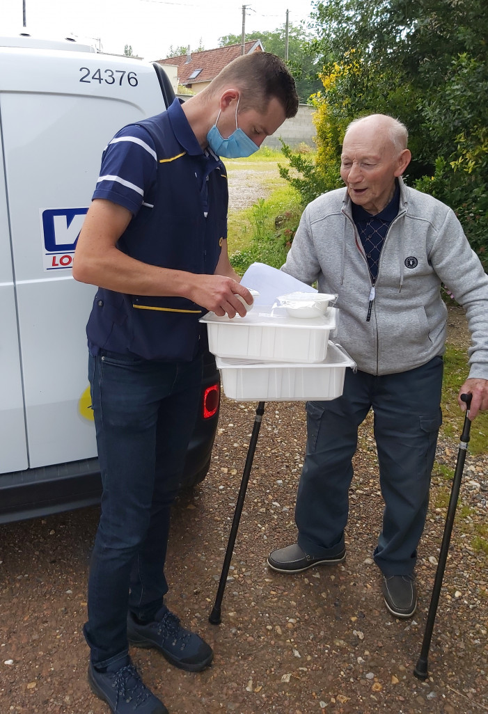 Somme : La Poste, la Croix Rouge et l'EPSoMS 80 ensemble pour assurer le portage de repas à domicile