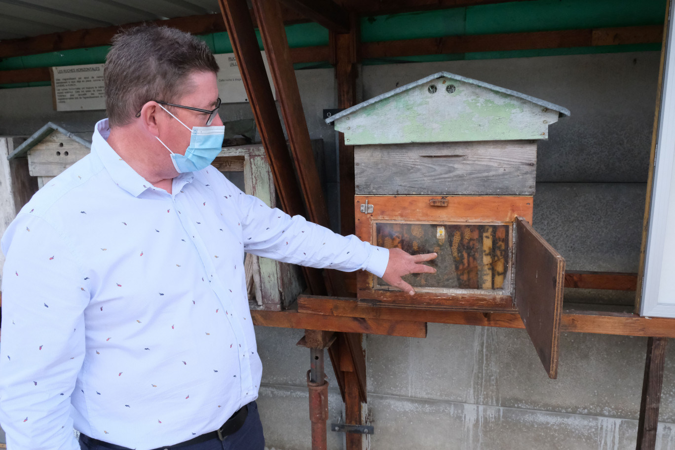 Jean-François Villaire est apiculteur depuis 50 ans. ©Aletheia Press/ Emma Castel