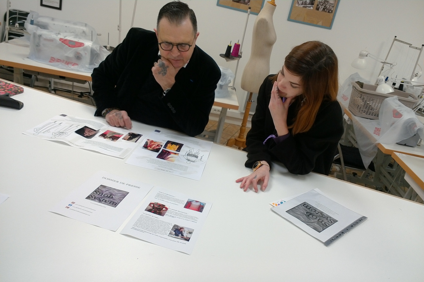 Dans les ateliers de couture Jean-Luc François Paris, les équipes attendent les futurs créateurs pour leur donner l’opportunité de montrer leur talent. @Jean-Luc François Paris
