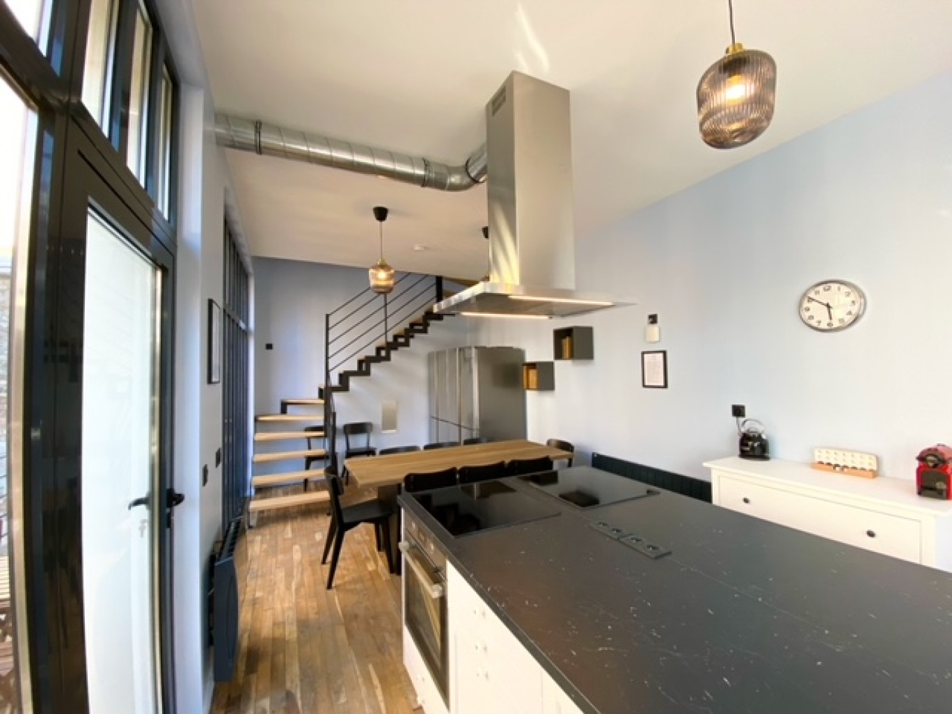 La cuisine partagée de Mon Cocon amiénois, premier espace de coliving à Amiens. 