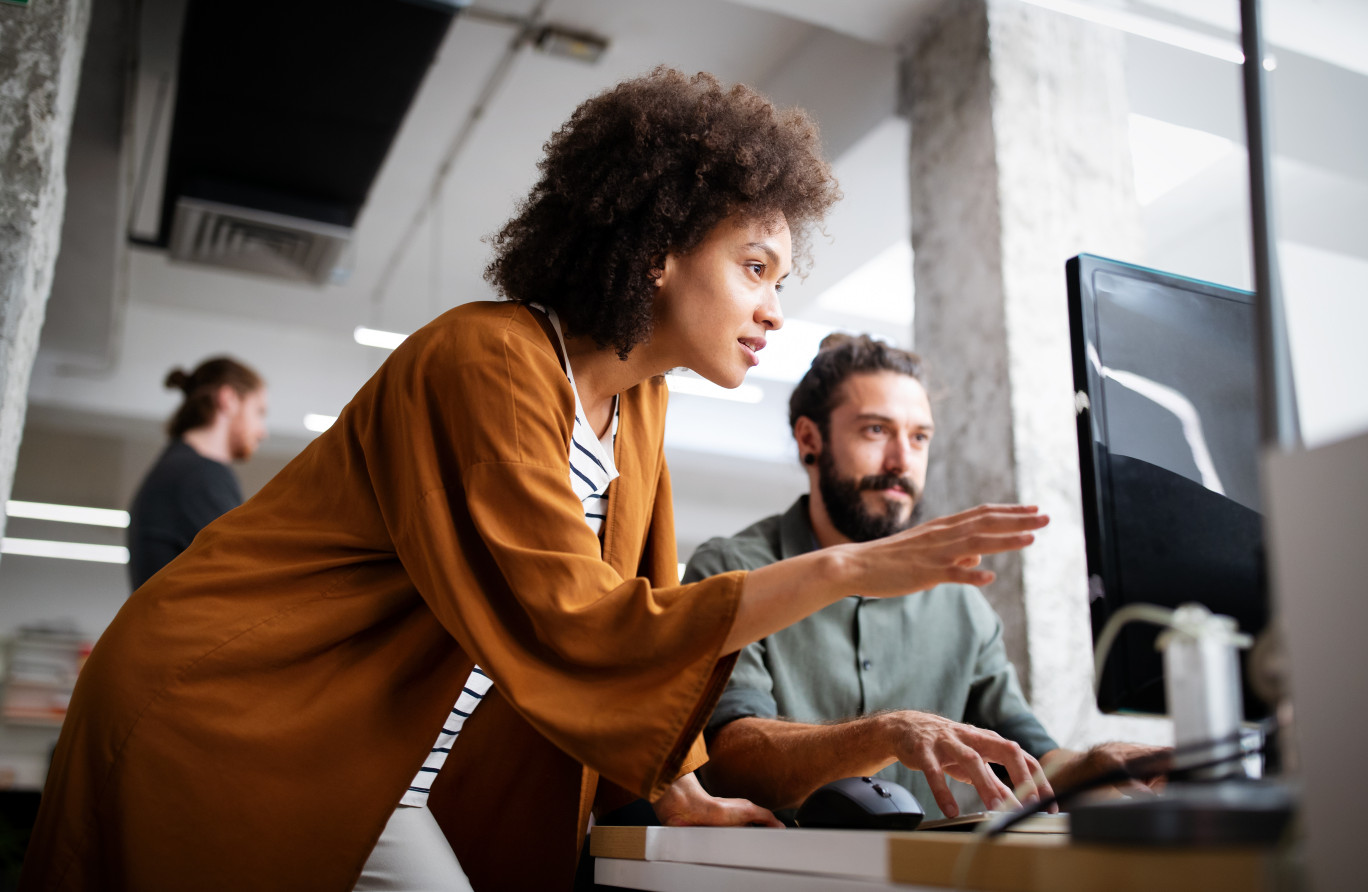 Après l'expérience du télétravail, les managers doivent désormais contrôler différemment et mieux, sur la base d'objectifs plus que de présentéisme. (c)AdobeStock