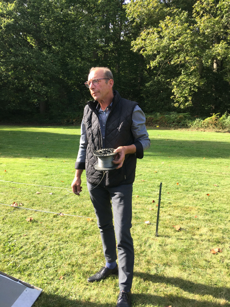 Didier Legendre, agriculteur et chasseur, a inventé l’enrouleur électrique. (@Aletheia Press/DLP)