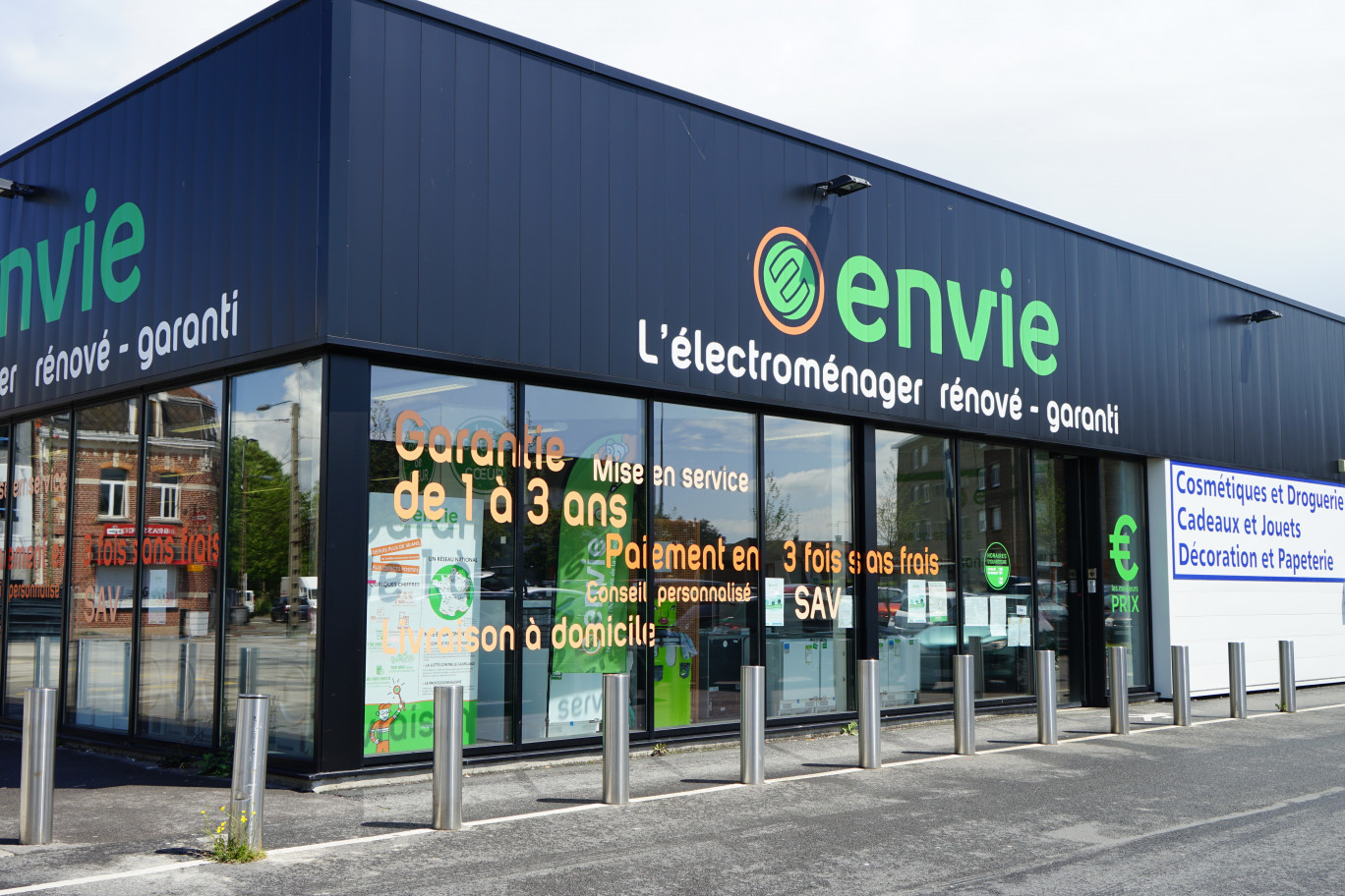 Recycler des appareils et accompagner des personnes vers la réinsertion professionnelle sont les deux objectifs de l’entreprise. (© Envie Nord)