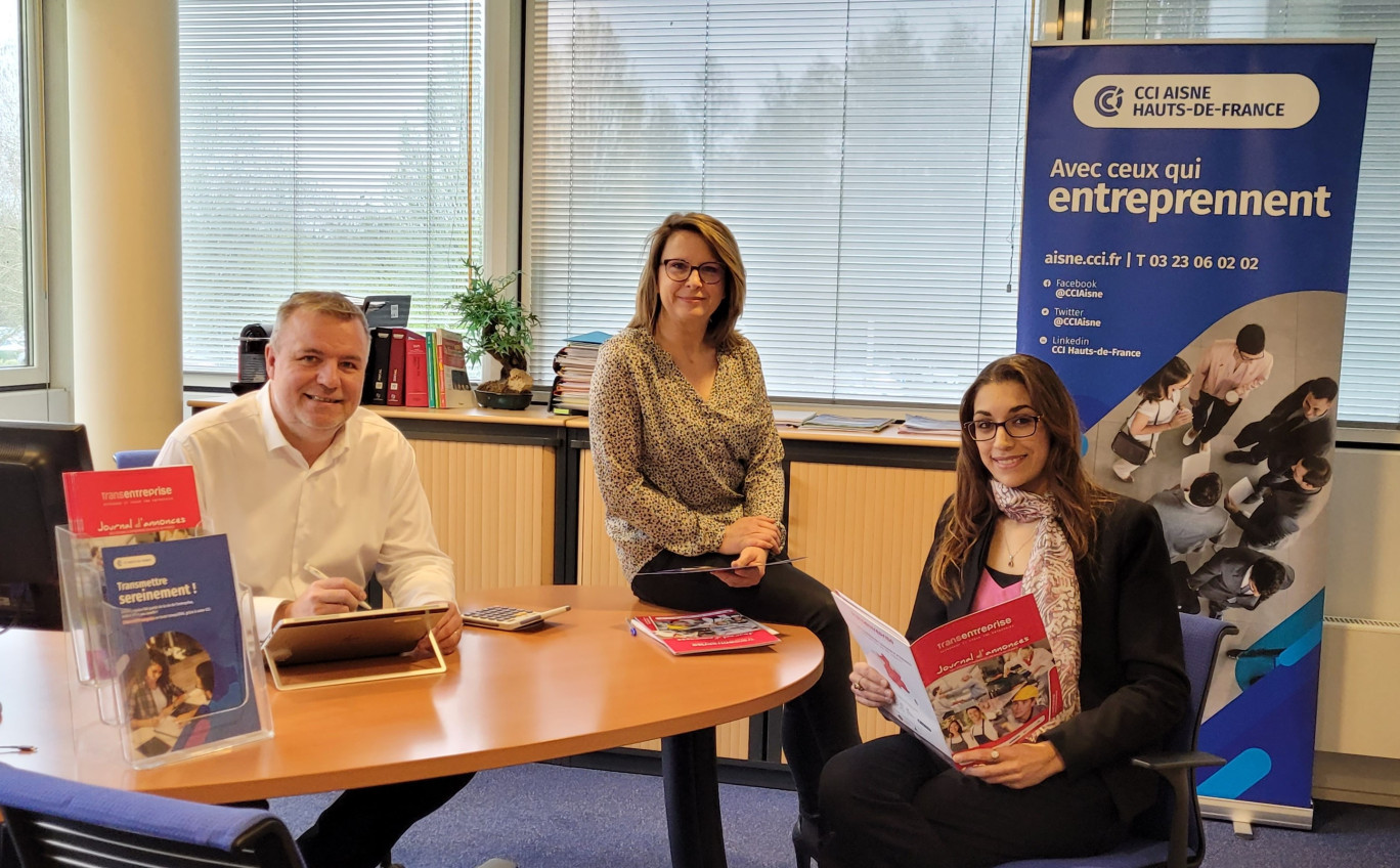 Une partie de l'équipe du service Entreprendre et transmettre : Imman Lashab (à dr.), Nathalie Leger et Nicolas Kaczmarek.