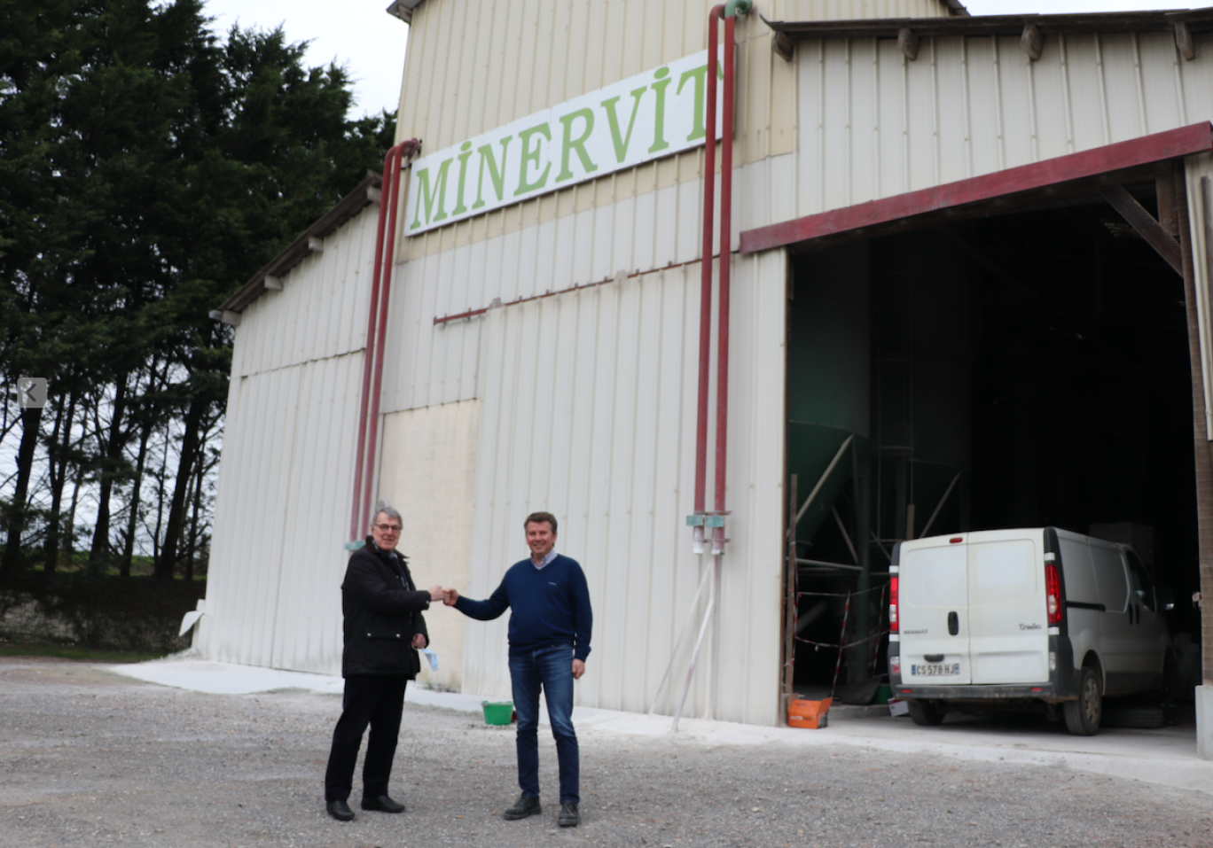 La belle histoire se poursuit pour Minervit et son dirigeant François-Xavier Bracq (à dr. à côté de Jacques Facquer).