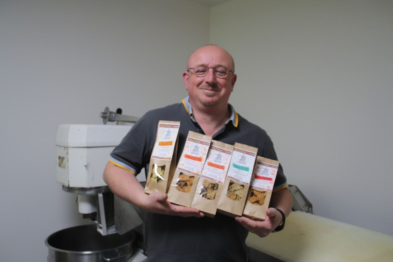 Christophe Fournier propose une gamme de cinq crackers, aux saveurs différentes.
