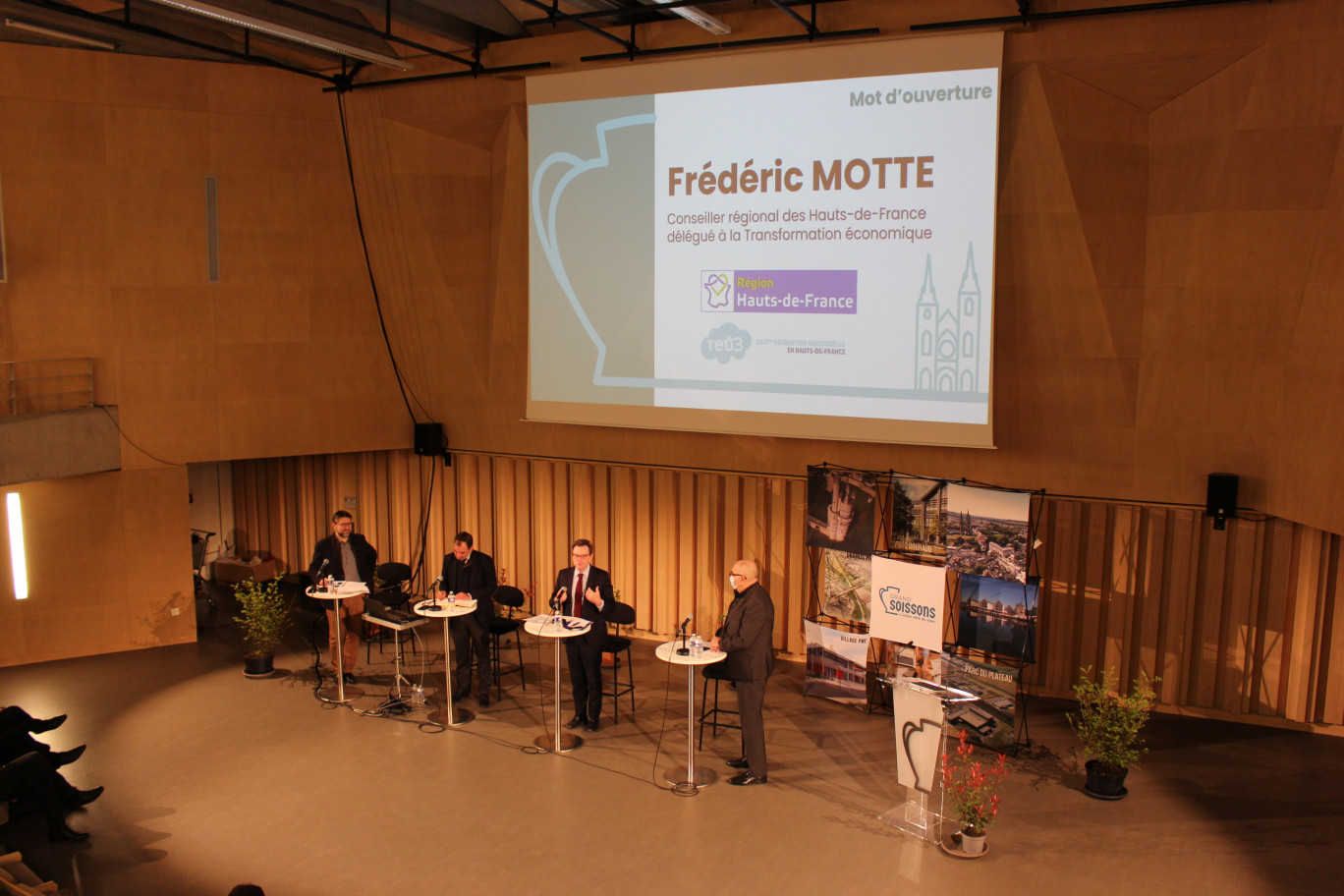 Au petit auditorium de la Cité de la musique et de la danse, Frédéric Motte a été accueilli par GrandSoissons Agglomération et les acteurs économiques soissonnais.