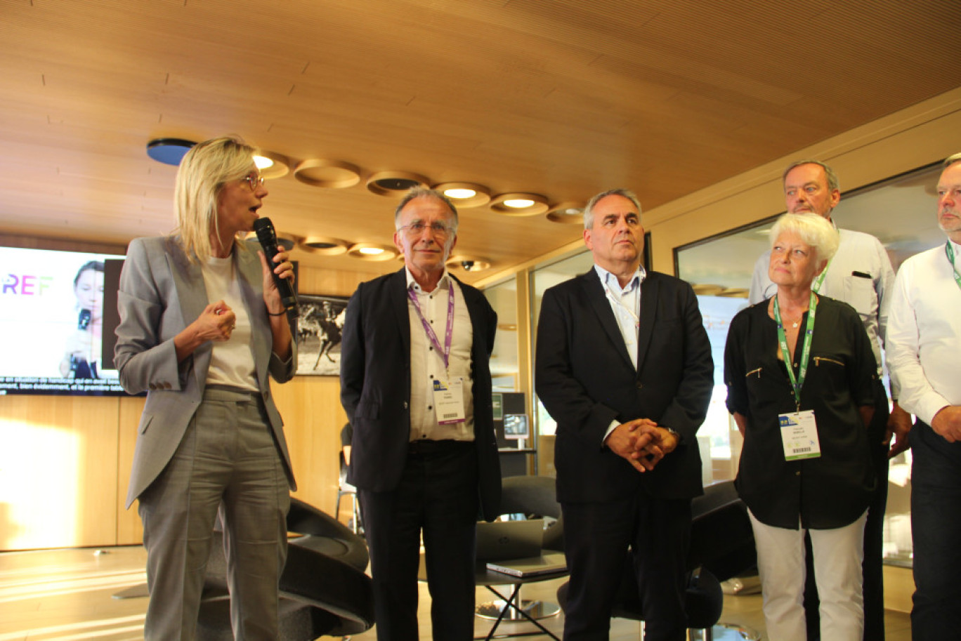 Agnès Pannier-Runacher, ministre de la Transition énergétique, accompagnée de Patrice Pennel, président du Medef Hauts-de-France et Xavier Bertrand, président de la Région Hauts-de-France.
