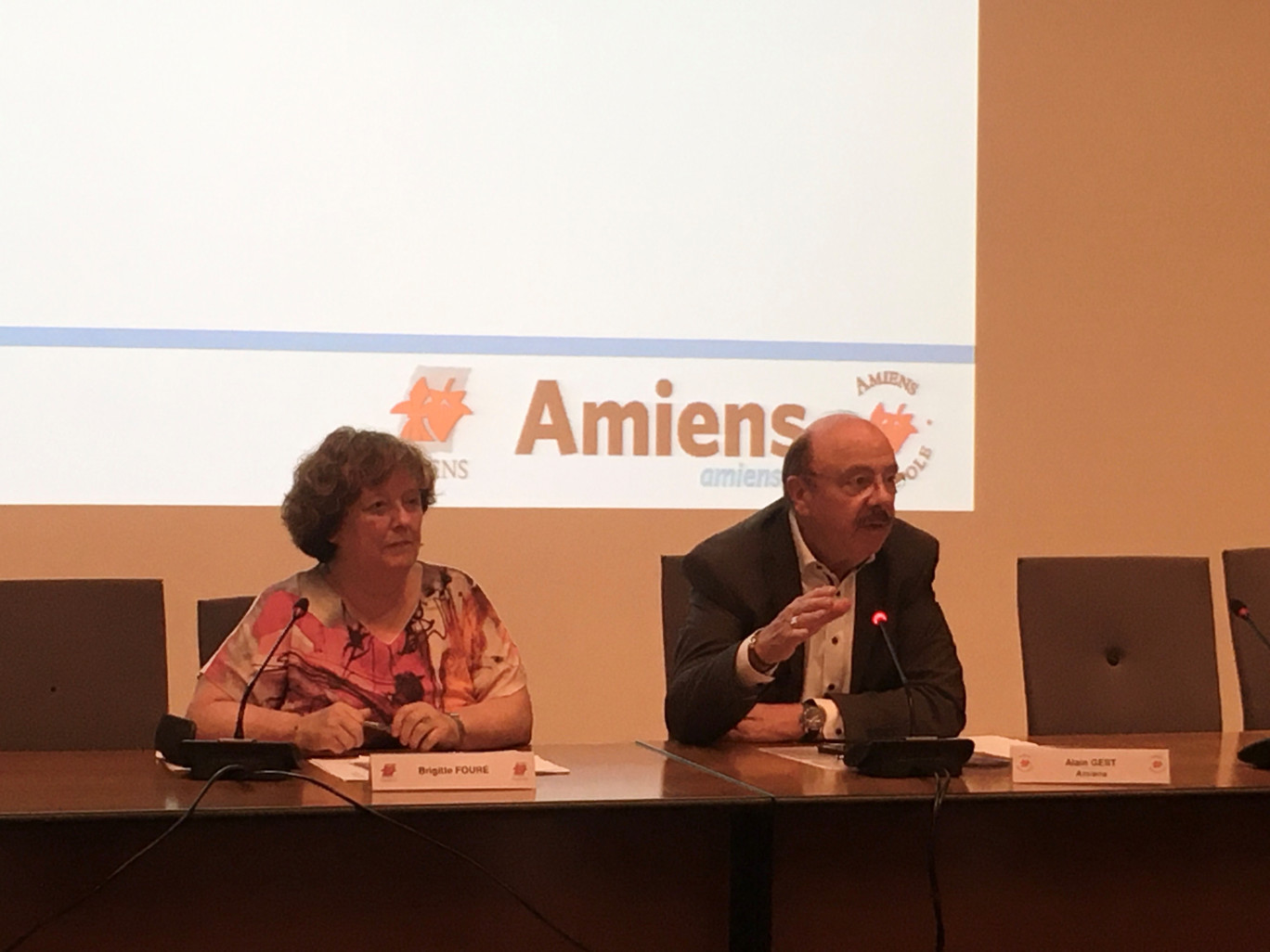 Brigitte Fouré et Alain Gest ont réuni une commission plénière pour parler économies d’énergie. ©Aletheia Press/ DLP