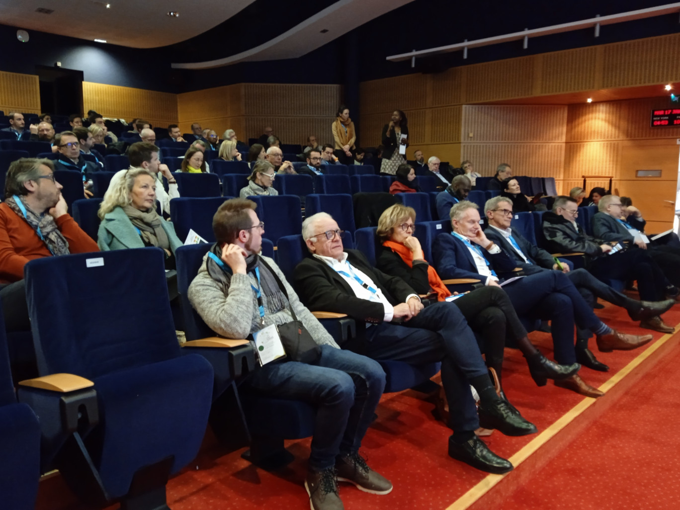 Échanges avec les représentants des entreprises et organisations engagées dans la dynamique du club climat.
