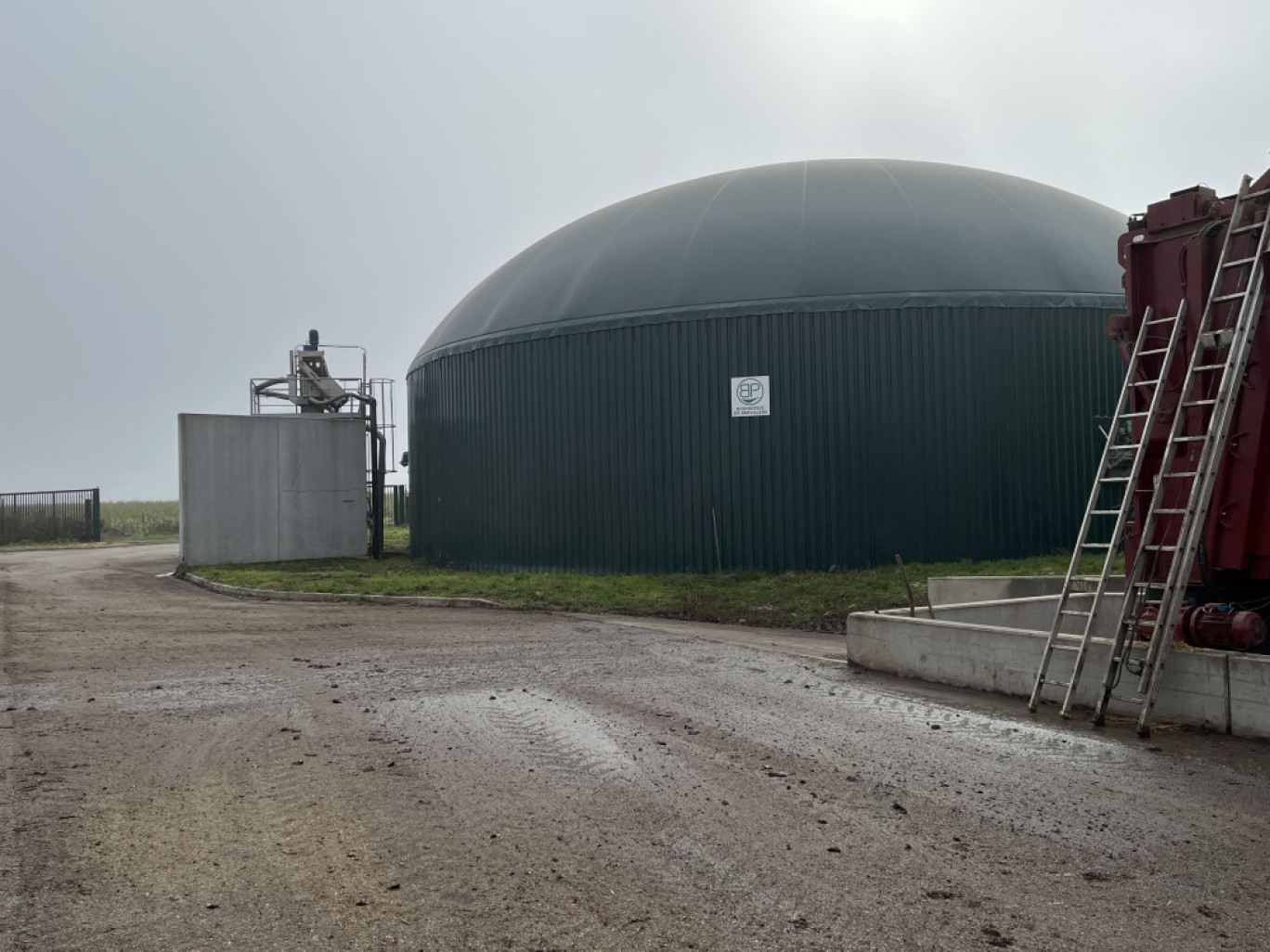 Du 4 au 6 juillet 2022, GRDF a expérimenté l'injection du méthane de synthèse dans le réseau de gaz, menée sur le site de l'unité de méthanisation de Sempigny, près de Noyon (Oise). 