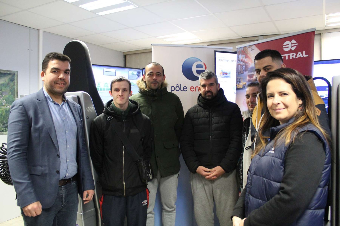  (à g.)Youssef El Grimat, directeur de l’agence Pôle emploi de Laon et Tatiana Degroise, directrice du site Aftral de Laon, ont accueilli des candidats à une formation en conduite poids lourds. 