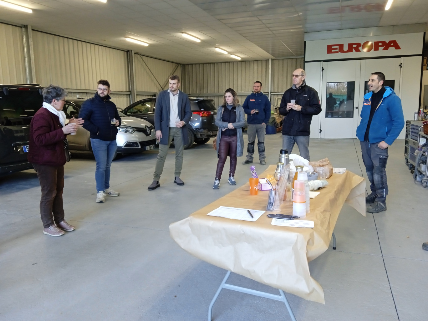 Siegfried Drouet aime le contact, le carrossier a accueilli bien volontiers les visiteurs dans l’atelier, le temps d’un petit-déjeuner.