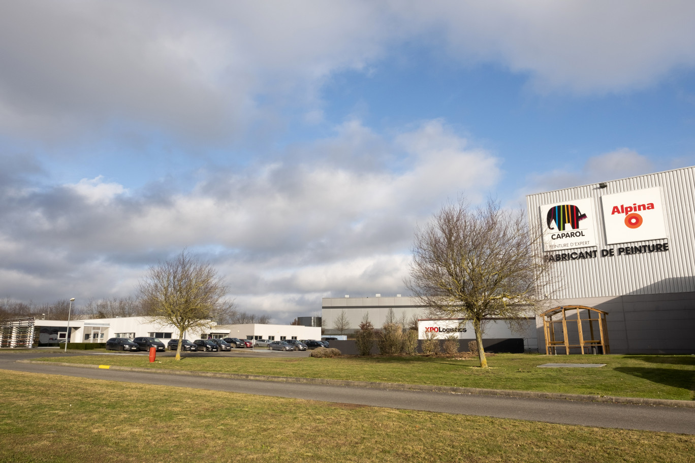 Caparol France a décidé de construire à Boves une usine de 1 000 m² entièrement dédiée à la fabrication de colle et d’enduit de collage utile pour les systèmes d’ITE. @Caparol