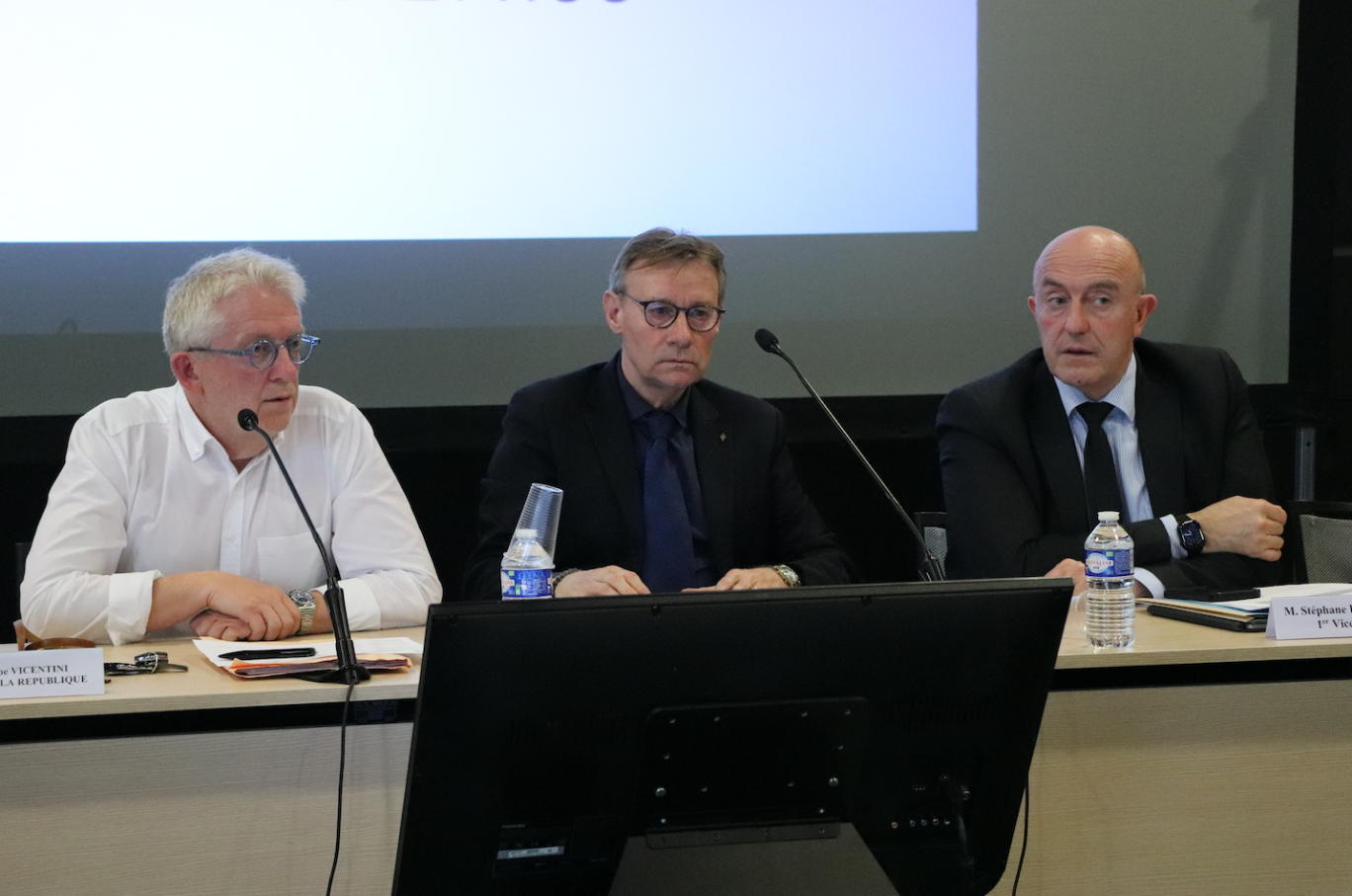 Le Procureur de la République d'Amiens Jean-Philippe Vicentini, le maire et président de la CABS Pascal Demarthe et le président du Département Stéphane Haussoulier.