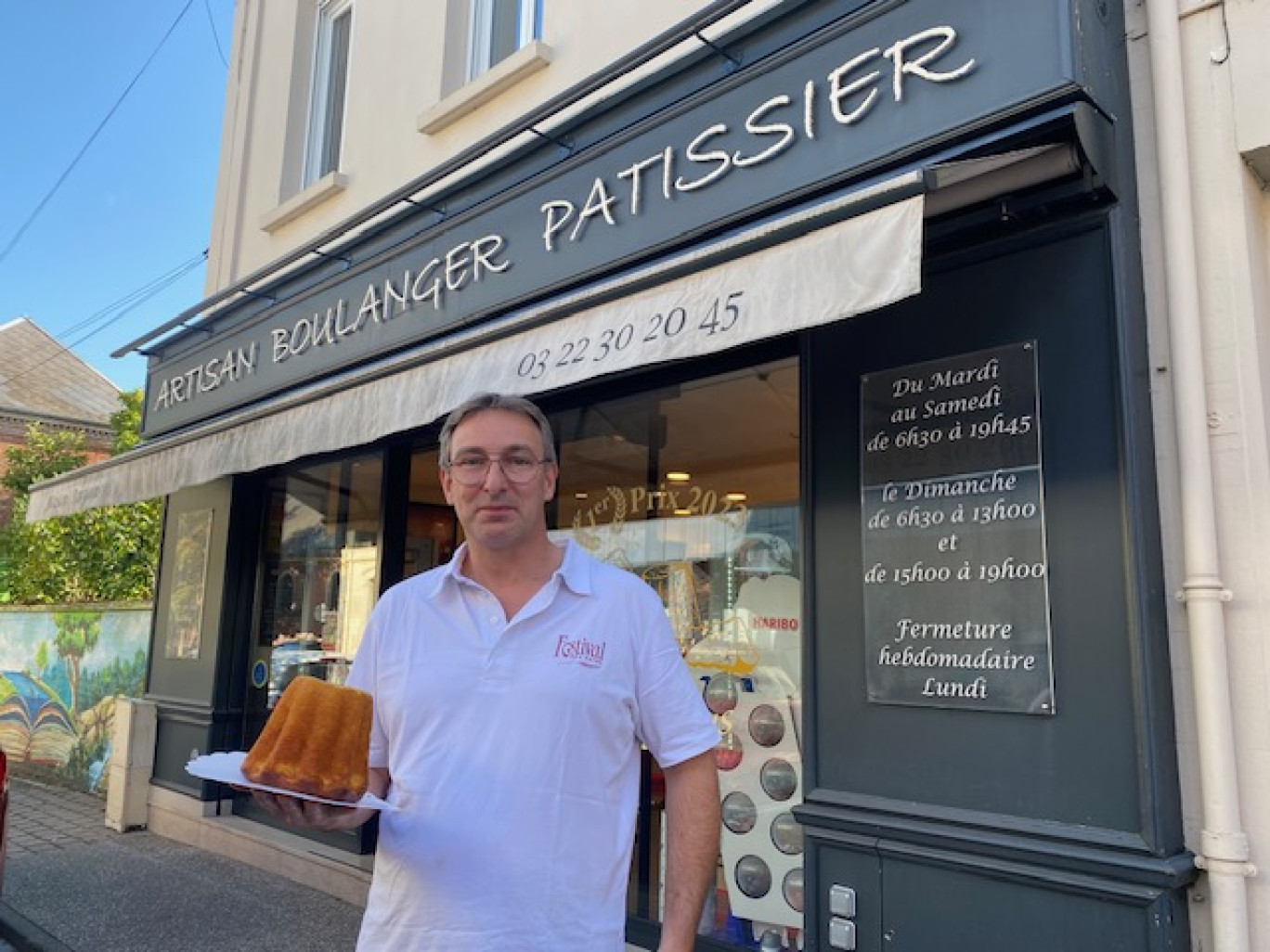 Friville-Escarbotin : médaille d'or du gâteau battu pour la boulangerie-pâtisserie Bourgeois