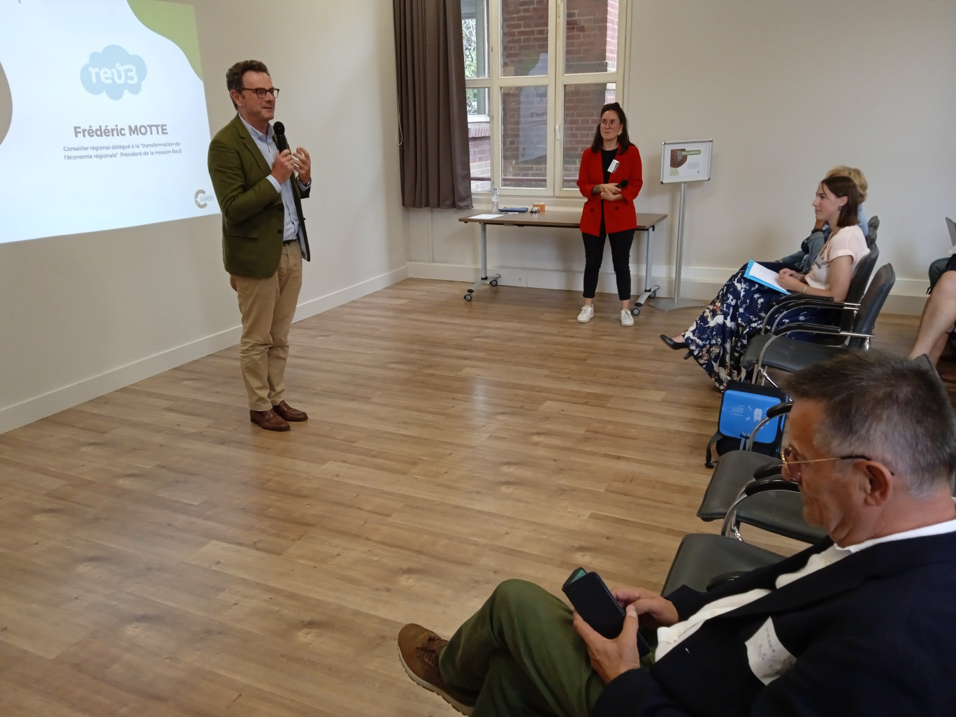 La Région, par la voix de Frédéric Motte, président de la Mission rev3, apporte son soutien à la démarche initiée dans le Saint-Quentinois par Morgane Noury et Les Compagnons du compost.