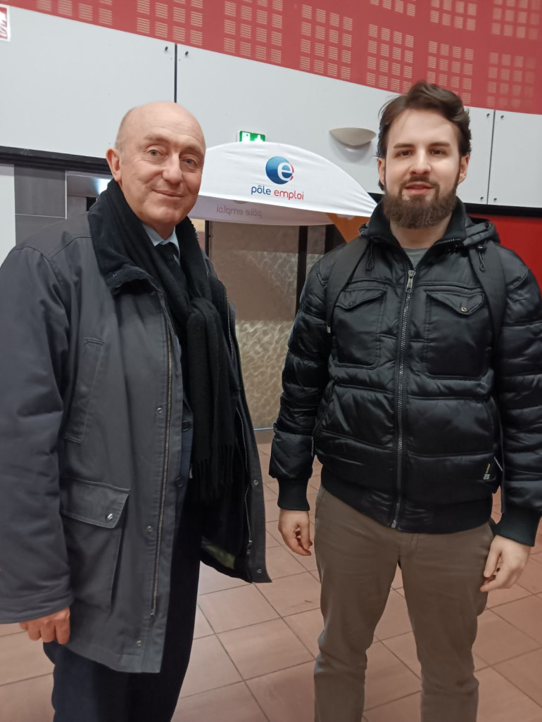 Stéphane Haussoulier, président du Conseil départemental de la Somme, s'est rendu à différents Carrefours de l'emploi, dont celui de Doullens avec Ivan Dembsky, jeune Samarien en situation de handicap dans le cadre de l’opération Duo Day 2023. Une initiative internationale qui vise à favoriser l'inclusion des personnes en situation de handicap sur le marché du travail.