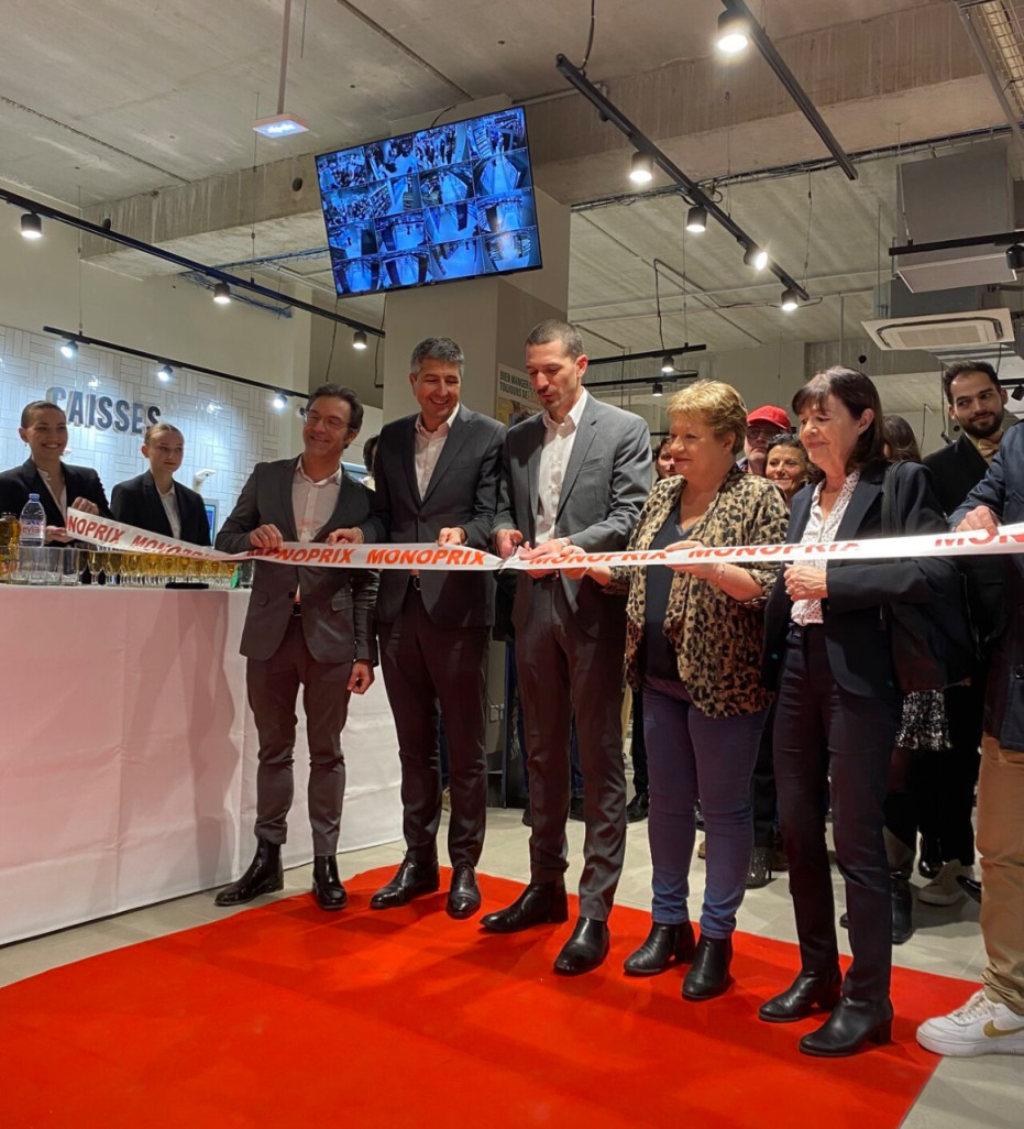 Le magasin a été inauguré mardi 28 novembre, en présence du CFO groupe Monoprix, Clément Lafaix, du directeur Développement, franchise et immobilier, David Moulin, du responsable Développement, Nicolas Jobard, de l'adjointe au Commerce de la ville d'Amiens, Nathalie Lavallard et de Thomas Bibas, le nouveau franchisé Monoprix.