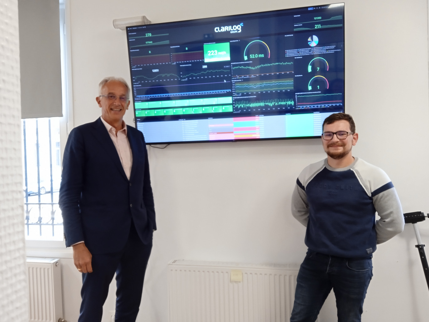 Depuis Saint-Quentin, les équipes surveillent la performance des logiciels installés chez les clients grâce à un monitoring.