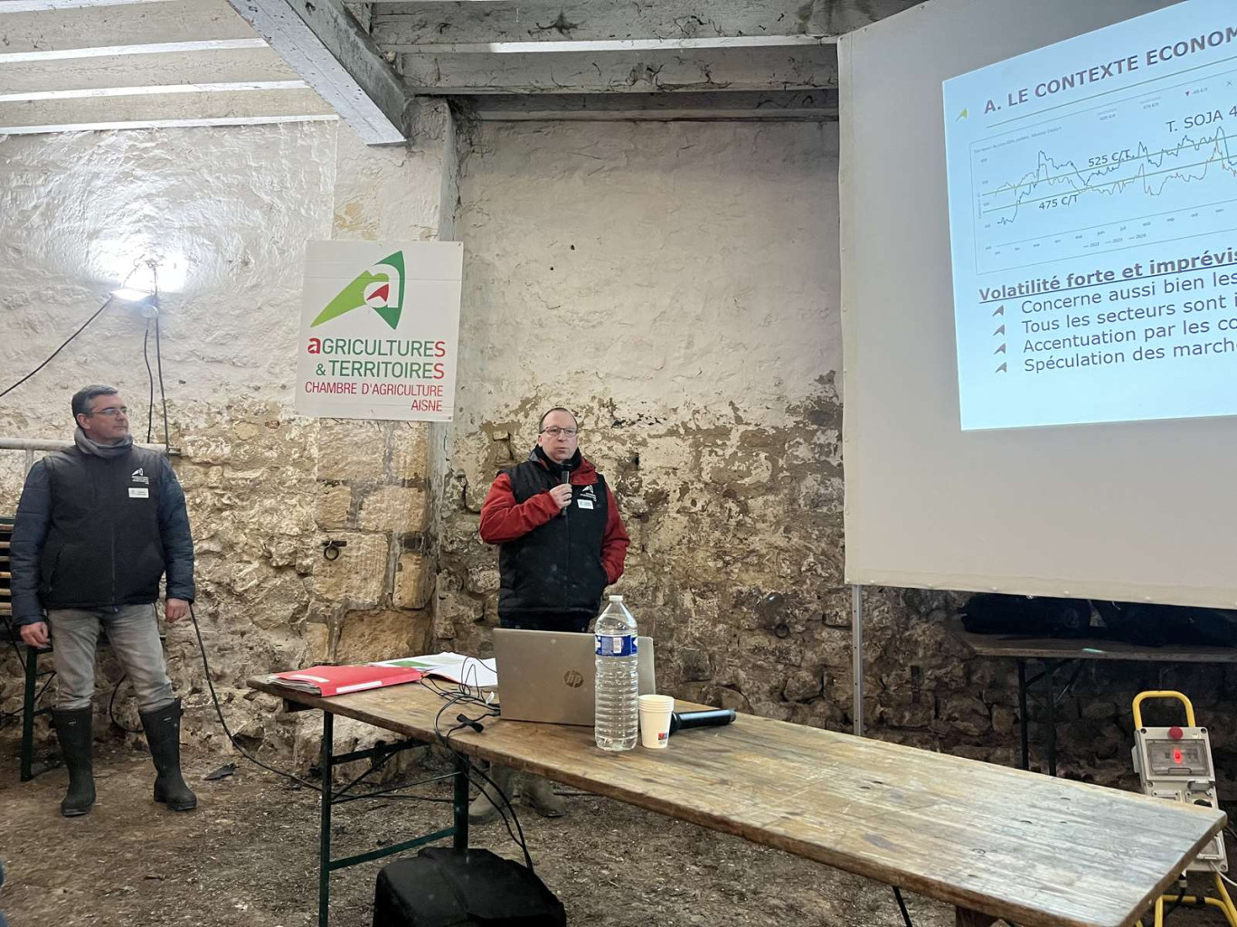 Gaëtan Leborgne et Étienne Falentin sont des conseillers élevages de la Chambre d'agriculture de l'Aisne et ont animé une conférence lors des Journées de l'élevage à Parfondru.