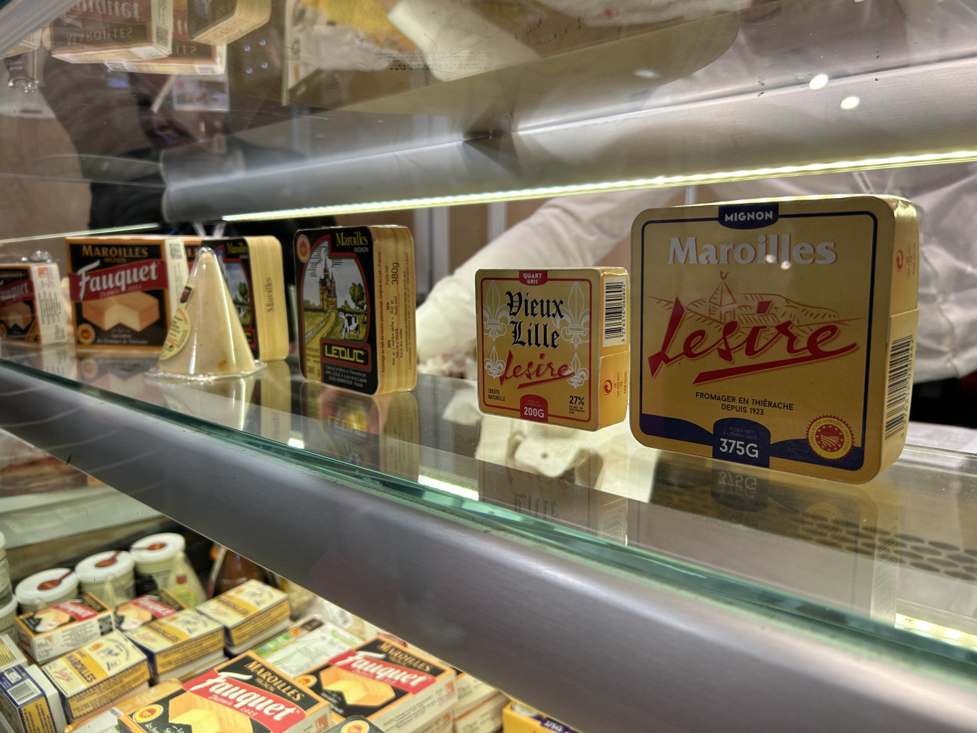 1)	Plusieurs fabricants adhérents à l’ODG Maroilles ont été primés pour leurs fromages AOP. (© Aletheia Press / L.Péron) 