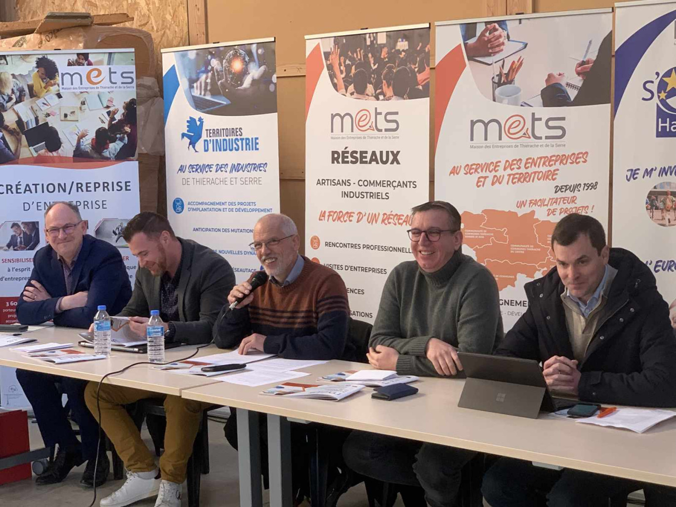 Pierre Preux (au centre), président de la Mets, entouré d'un côté par Pascal Bussy, secrétaire adjoint, Kévin Moreau, trésorier et de l'autre par Damien Avundo, secrétaire et Guillaume Ferez, vice-président.