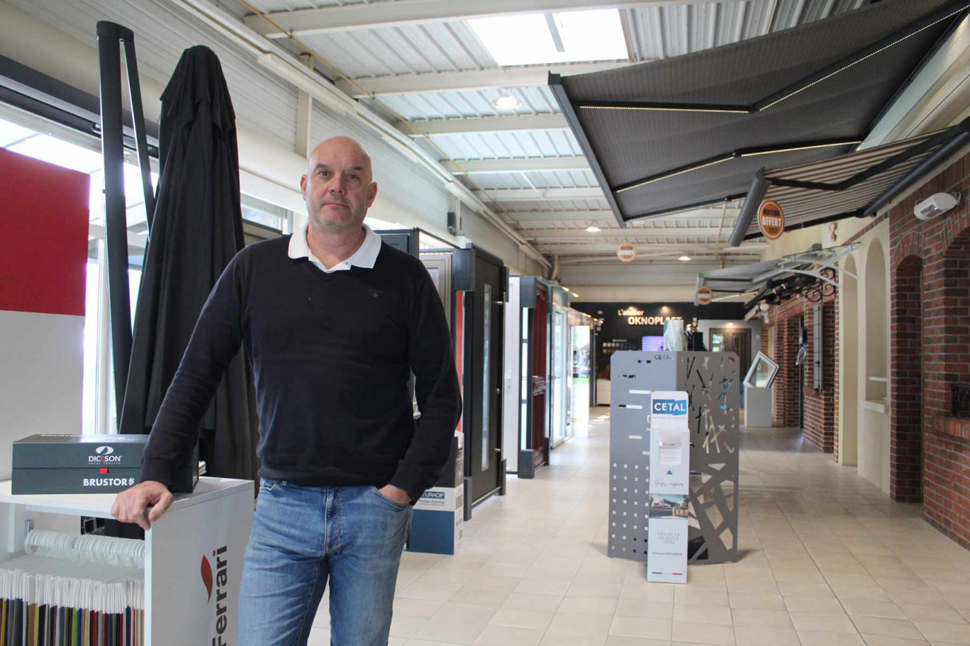 Vincent Lemoine co-dirige Store Déco, société créée par son père Philippe le 1er avril 1979.