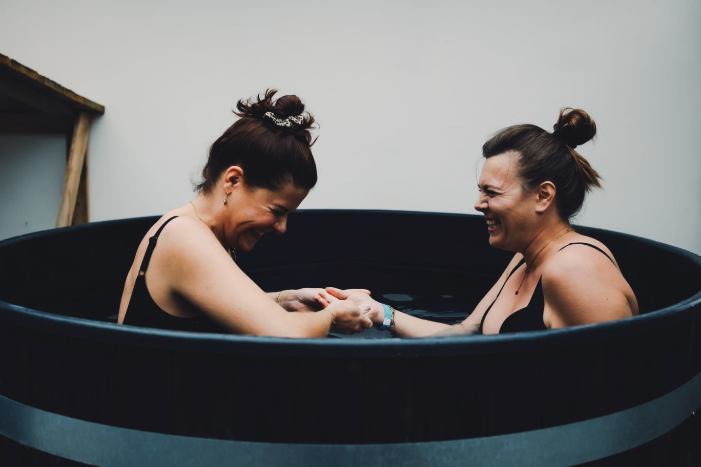 Réveil musculaire, échanges, cuisine et bain nordique sont au programme de cette première retraite. © Charlene Lecompte Photographie