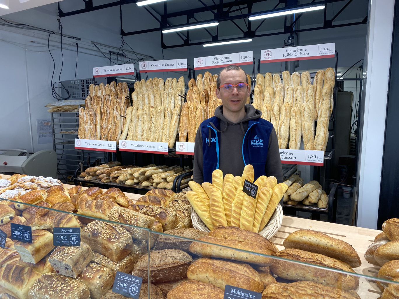 Victor Debil-Caux, ici à Abbeville, entend ouvrir d’autres boulangeries.