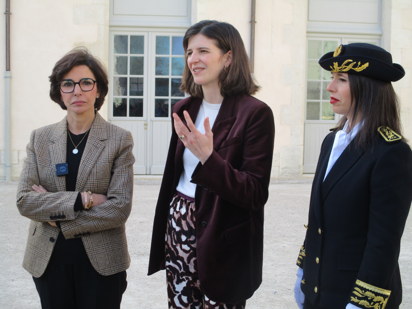 (De gauche à droite) Rachida Dati, ministre de la Culture, Clara Chappaz, ministre déléguée à l'IA et au numérique et Fanny Anor, préfet de l'Aisne.