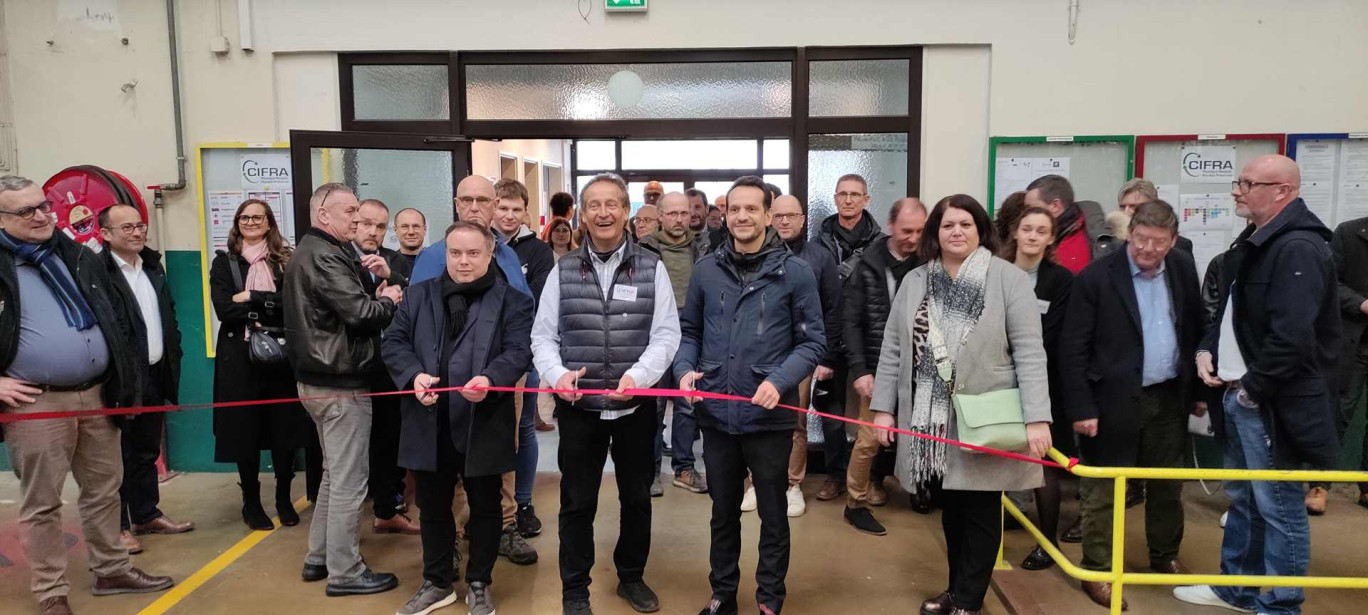 Les nouveaux locaux ont été inaugurés par Michel Py, dirigeant de Cifra et Sébastien Eugène, maire de Château-Thierry. (c) Cifra