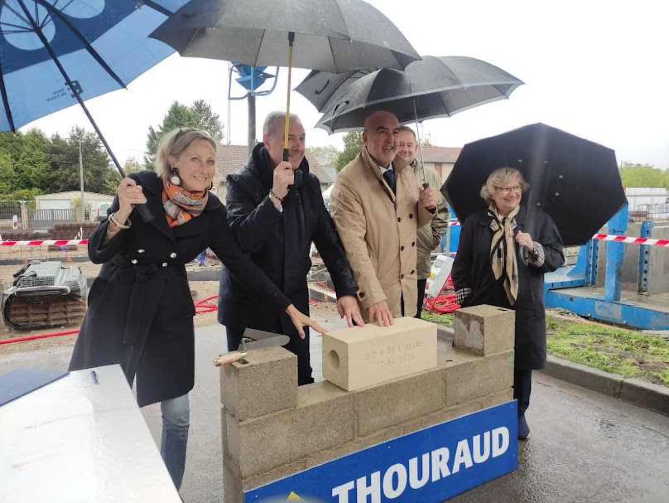 Isabelle Létrillart vice-présidente du conseil départemental de l’Aisne, Freddy Grzeziczak, président de l’OPAL et Alain Crémont, le maire de Soissons.