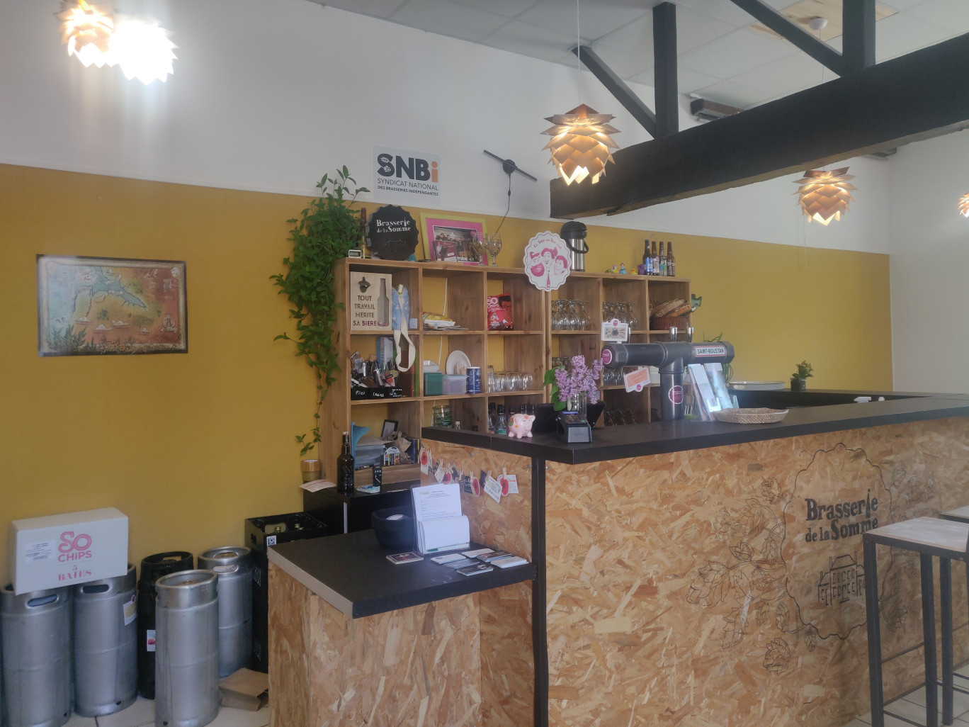 Le bar de la brasserie est ouvert les vendredis et samedis soirs. © Aletheia Press / D. La Phung