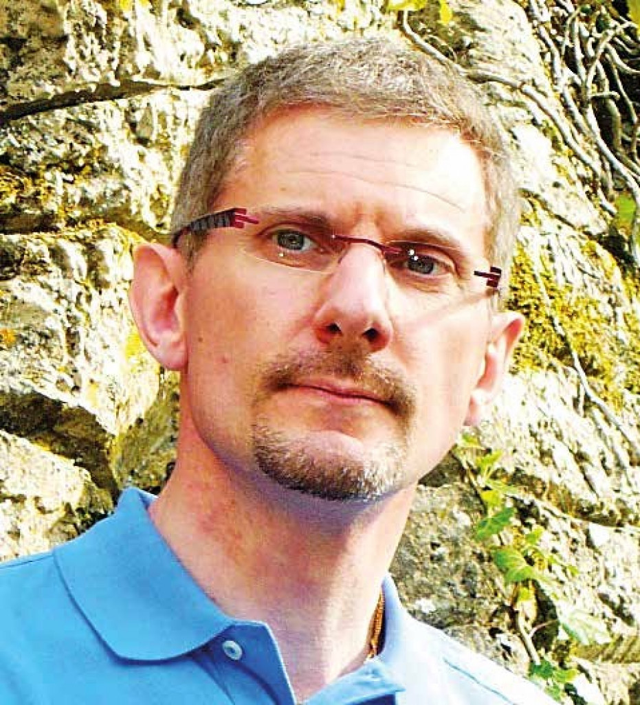 Docteur en physique, Stéphane Cayet a passé près d'un an à la propulsion navale nucléaire française.