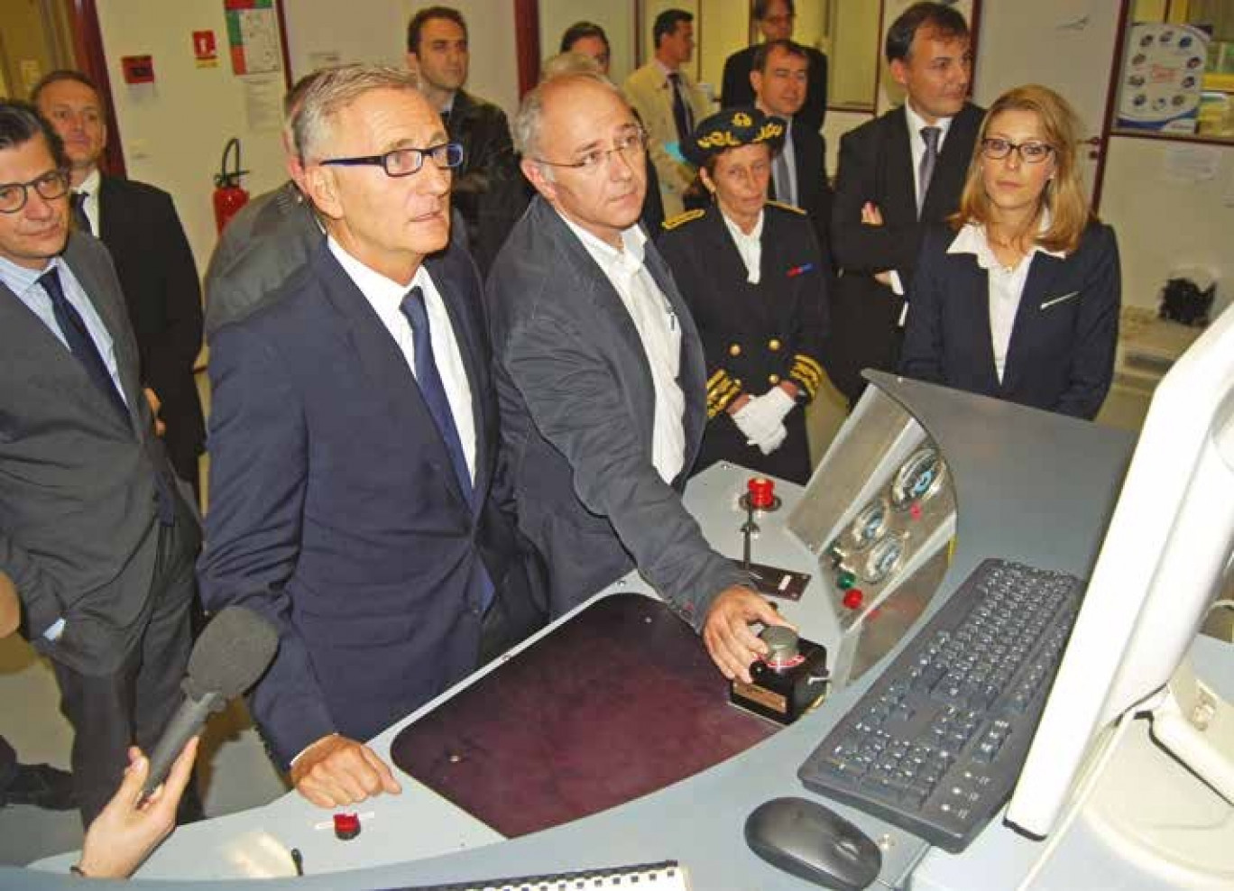 André Vallini, entouré de Jackie Lebrun et de la préfète de région, Nicole Klein.