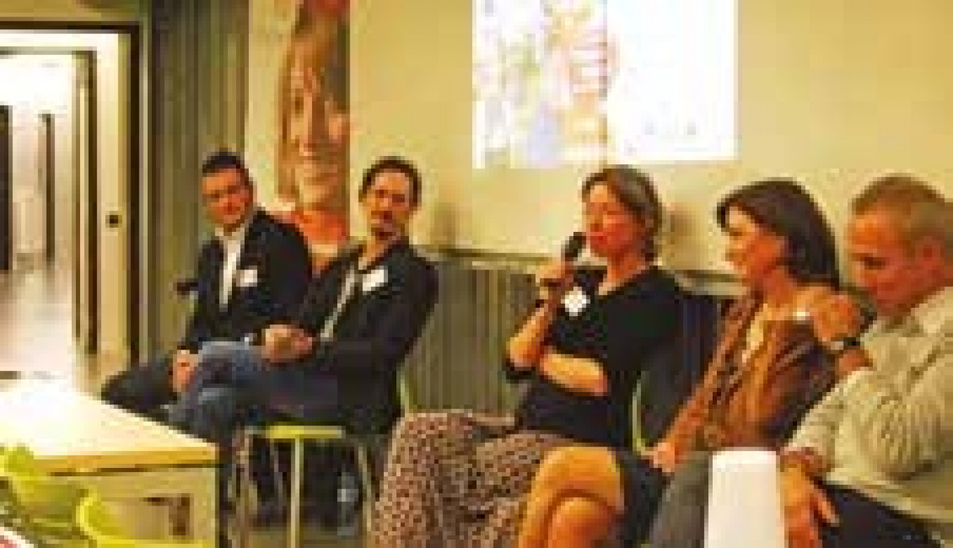 Les cinq créateurs, de gauche à droite : Adrien Poiret, Jean-Baptiste Héren, Lise Bienaimé, Élisabeth Bergez et Dominique Pillon.